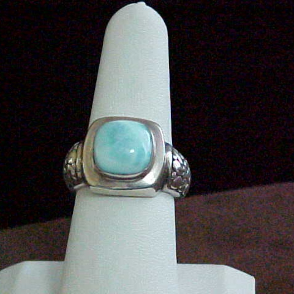 Marahlago Ring     Size 7